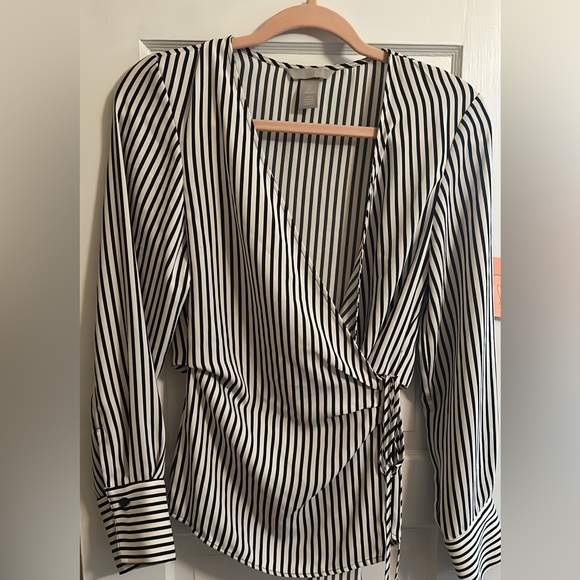 H&M Size small - Picture 3 of 3